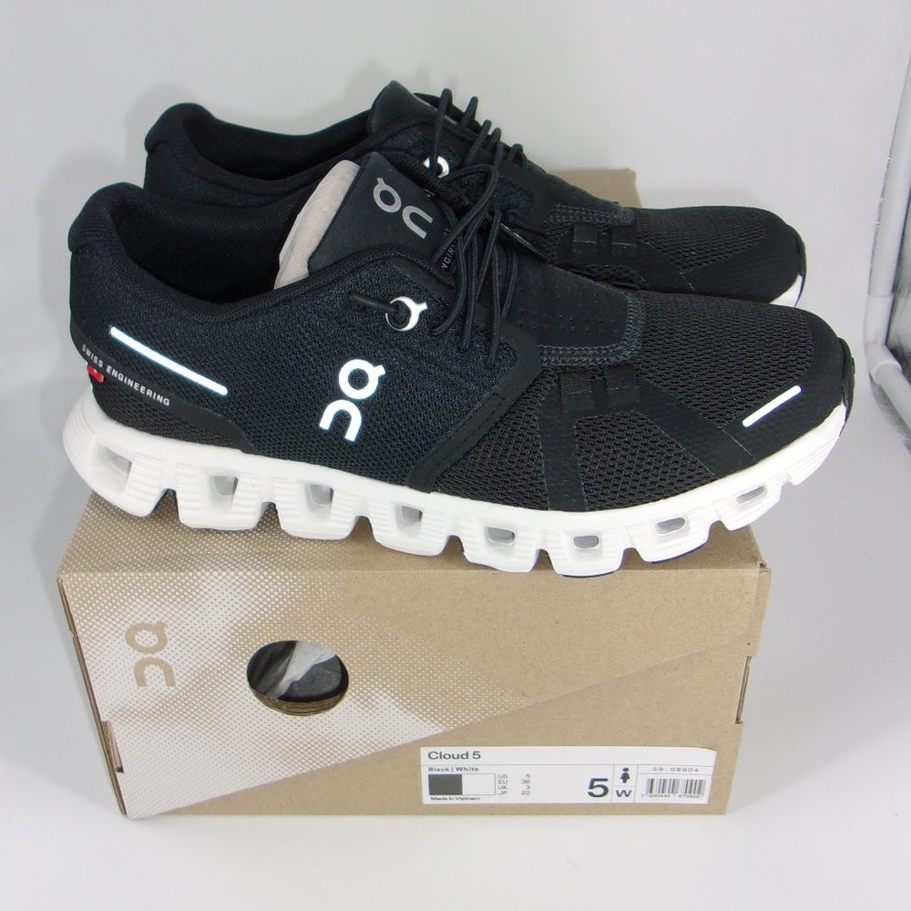 On Cloud Womens Running Shoes NIB size 5W